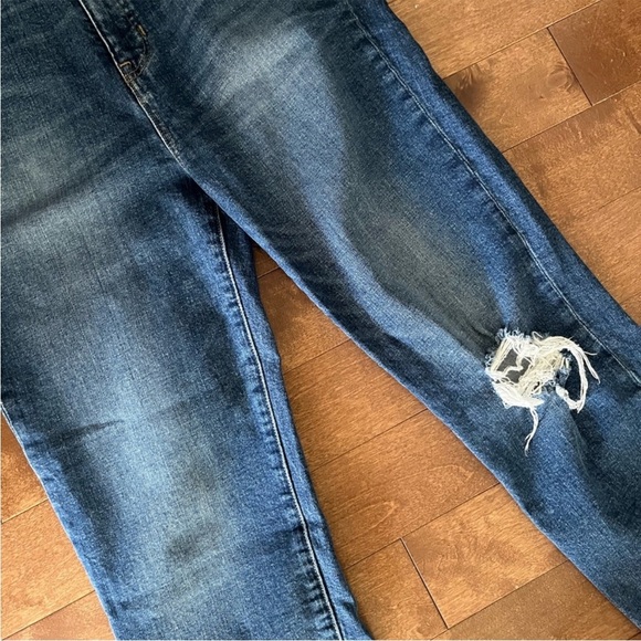 Madewell The Momjean: Comfort Stretch Edition Edition Distressed High Waist - Picture 12 of 16